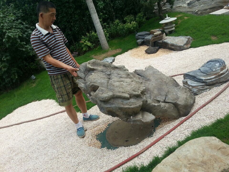 專業(yè)設(shè)計(jì)仿石井蓋、仿真假山制作園林景觀