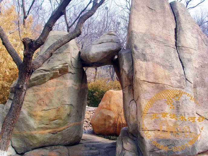 塑石假山融入城市景觀，創(chuàng)造綠色優(yōu)美環(huán)境