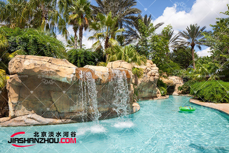 香港麗思卡爾頓酒店塑石假山構思巧堪稱典范