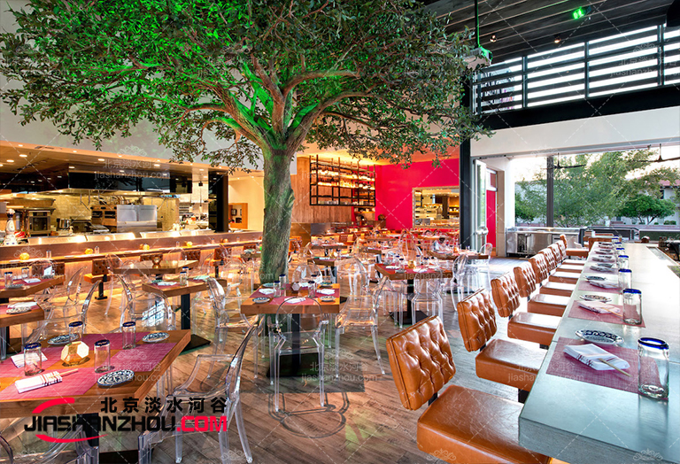 國(guó)外的飯店仿真樹很多都是中國(guó)這家公司制作的