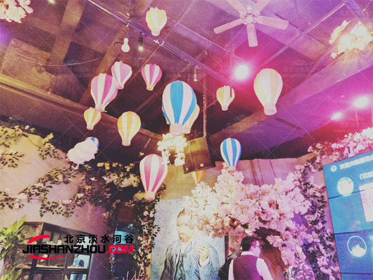 仿真樹不僅環(huán)境裝飾使用連情人節(jié)也可以會使您的情人節(jié)格外特別