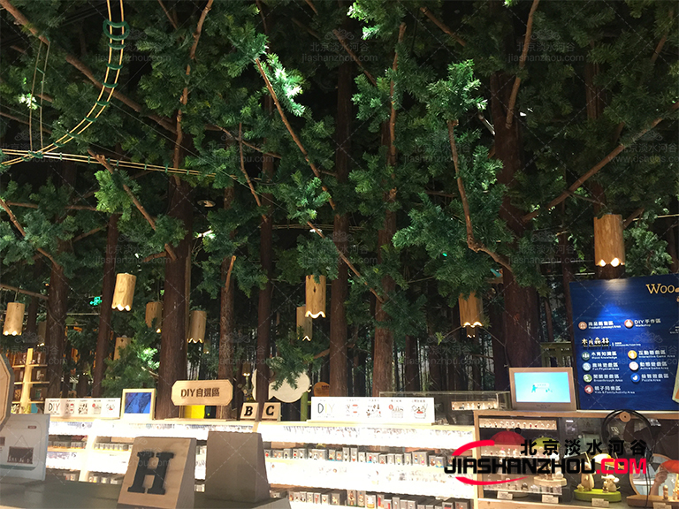 仿真樹可以幫助我們在每個(gè)季節(jié)都能一樹顯天下春