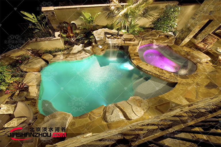 塑石假山為杭州靈隱品誠酒店房客提供迷人的住宿環境