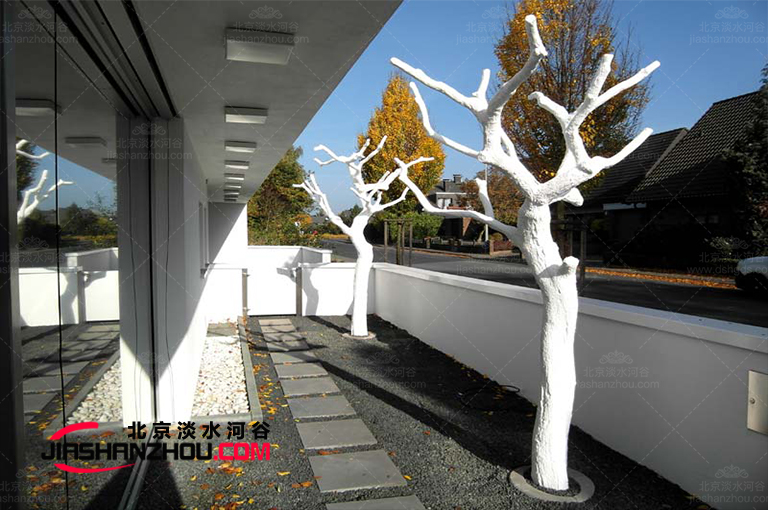 新仿真樹設計是簡主義的完美呈現(xiàn)