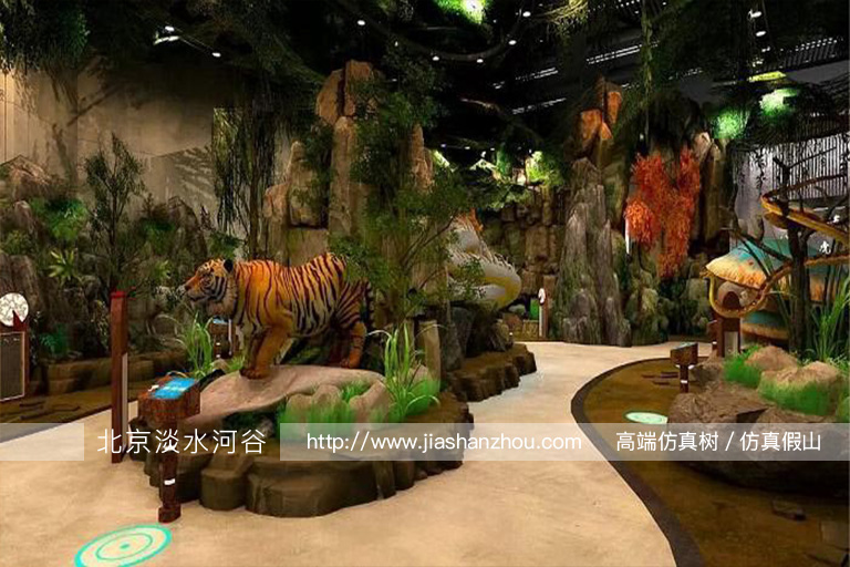 室內(nèi)假山假樹景觀圖片代表國內(nèi)高水準(zhǔn)施工