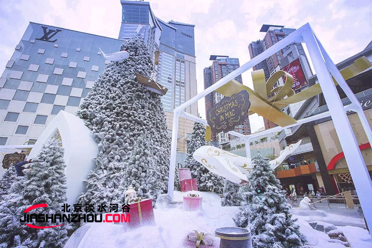 用圣誕樹仿真樹只需一簡單步驟即可美陳出節日氣氛