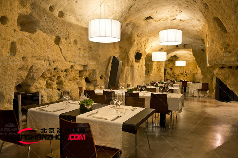 天然巖洞烤肉店不用去國外了國內也有