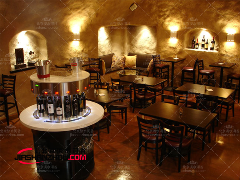 成都赫本又一特色窯洞酒吧追求時尚的人都愿意來