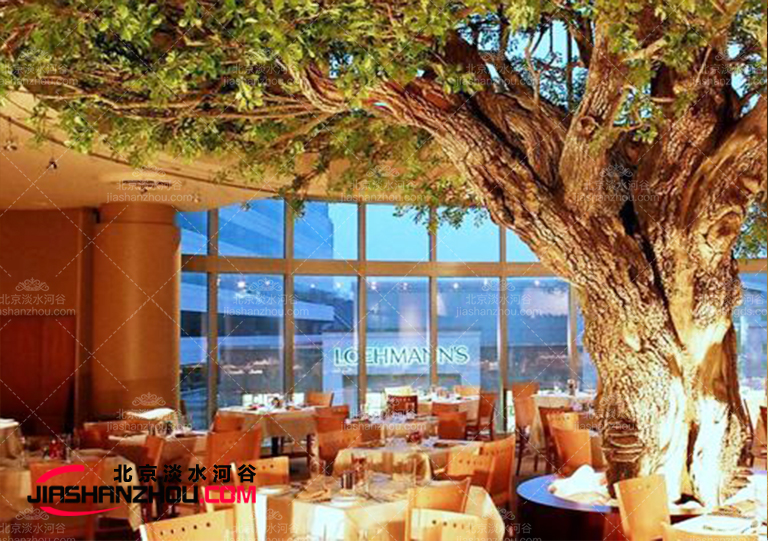 仿真樹上裝飾花環會漂亮要不進來看看