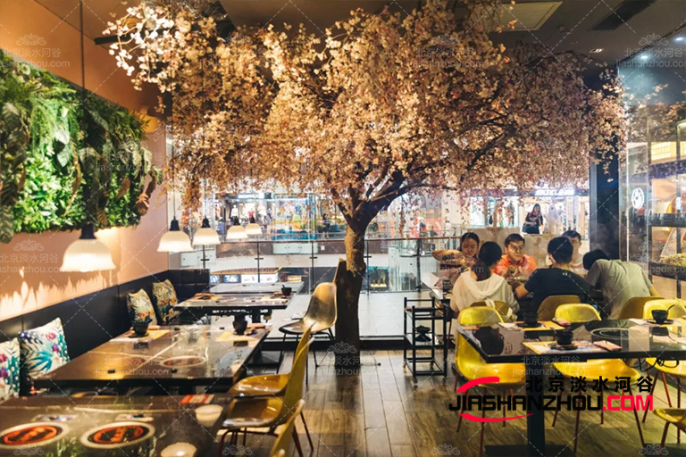 浪漫的仿真樹(shù)有哪些-仿真樹(shù)廠家教你如何用仿真樹(shù)布置浪漫的氣氛