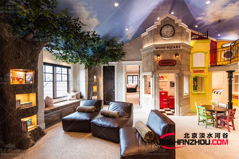 仿真樹(shù)主題酒店裝飾自然藝術(shù)氣息濃厚很多人爭(zhēng)著入住