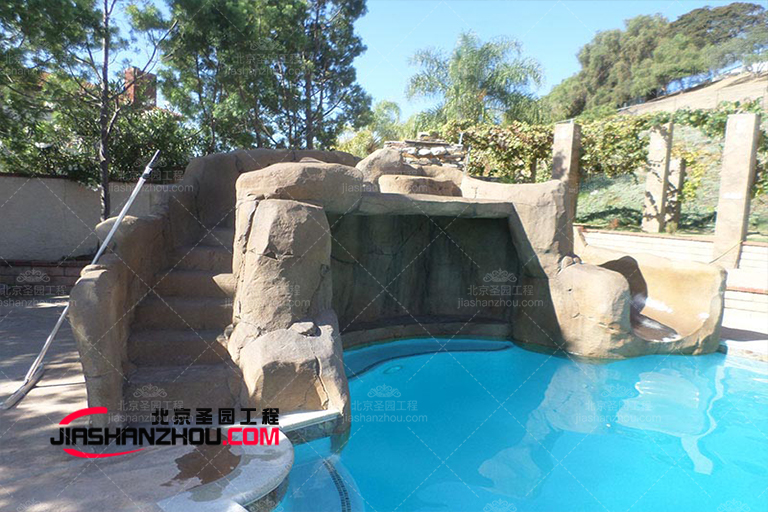 北京廠家設計裝修后的室外tcp塑石假山環境是怎樣的