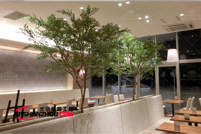 仿真樹景觀對于杭州樓外樓餐廳室內外裝飾來說足夠時尚
