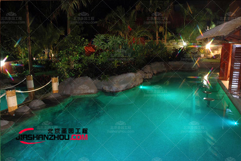 假山水池游泳池可以預防冠狀b毒