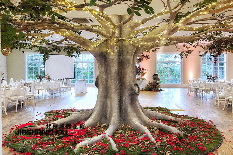 江蘇鹽城弘森產業園餐廳仿真樹節日裝飾工程