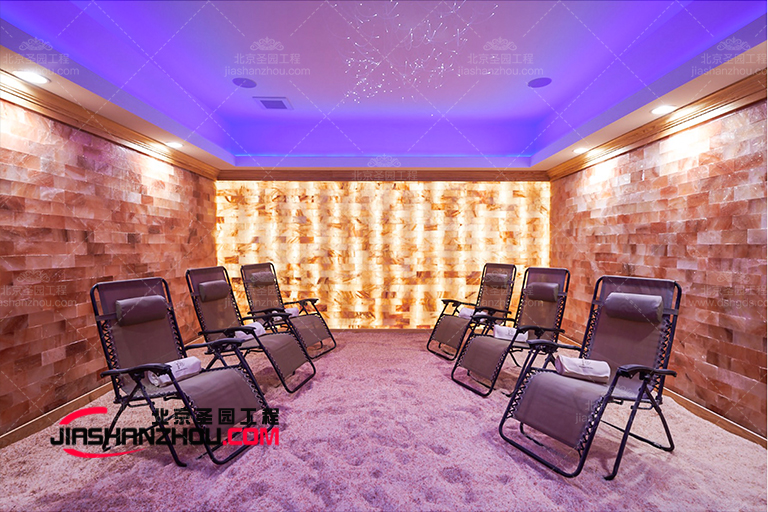 擁有眾多時(shí)尚元素的喜馬拉雅鹽療房設(shè)計(jì)讓人流連忘返