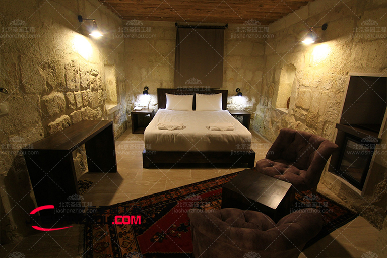 棟洞穴豪宅別墅設(shè)計(jì)大膽而又迷人