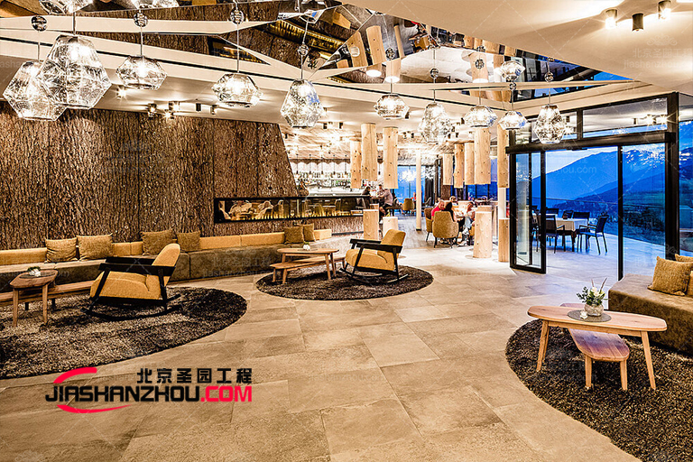 室內(nèi)外的常見仿真樹皮墻面裝飾設(shè)計種類案例圖