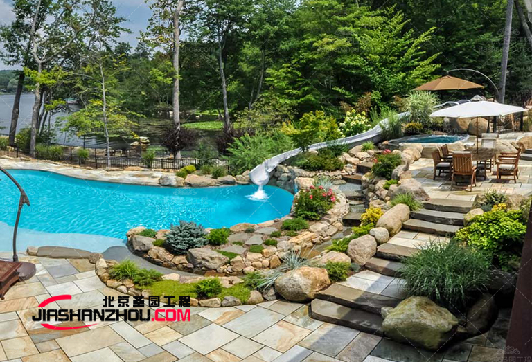 南京某游樂(lè)園塑石假山景觀水池制作