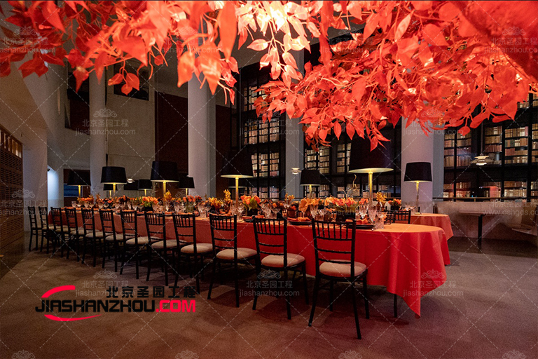 北京廠家屢獲殊榮的仿真樹設(shè)計(jì)師團(tuán)隊(duì)裝飾的三個(gè)技巧