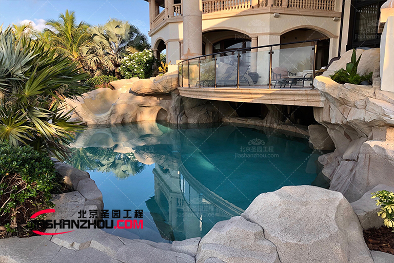 寧波寶勝小區(qū)塑石假山水池景觀緊張施工中