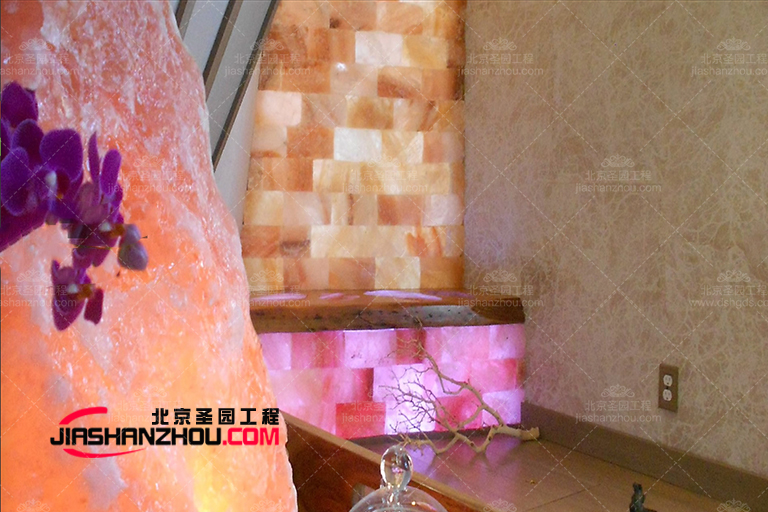 時(shí)尚的汗蒸房洞穴式鹽療房簡(jiǎn)約不簡(jiǎn)單引人注目