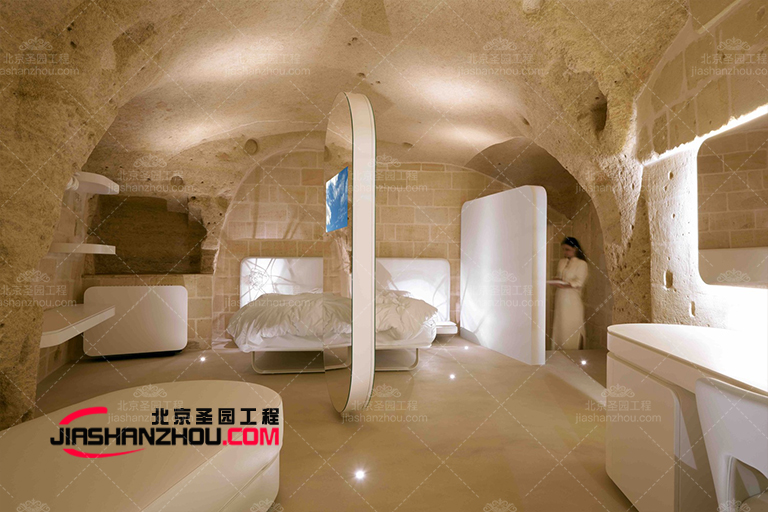 仿真鹽洞汗蒸房將高科技／未來主義的形式與淺色和飾面相結合