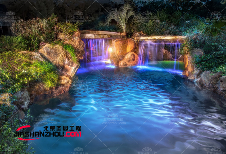塑石假山水池景觀整體色調(diào)給人耳目一新的感覺(jué)