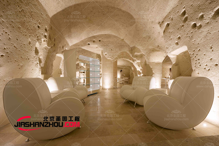 這樣的現代人工洞穴酒店民宿你見過嗎?