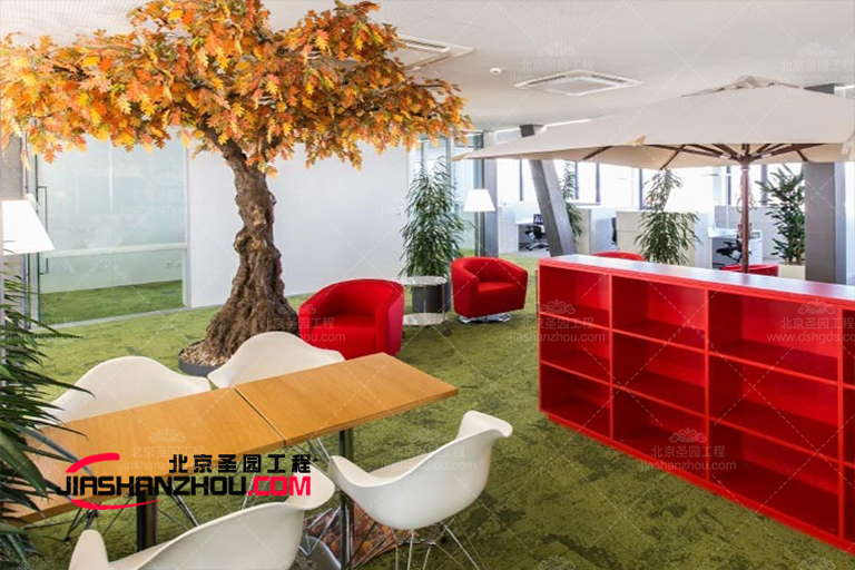 添加8米人造仿真樹是從日常生活喧囂中放松的完美方式