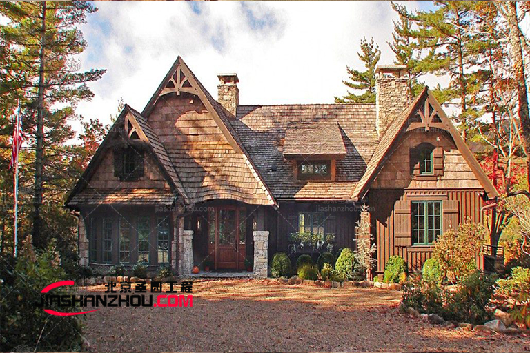 森林式的仿真樹皮屋民俗客棧設(shè)計策略案例經(jīng)驗分享