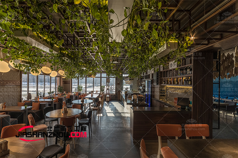 廠家仿真樹具有抗紫外線功能無需擔心自然元素的損壞