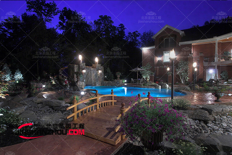 江蘇省宿遷別墅小院塑石假山水池項(xiàng)目制作施工中