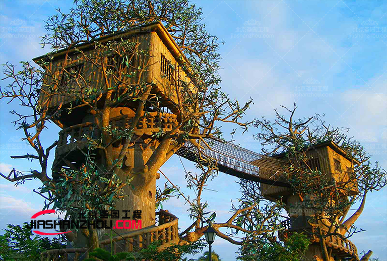 不同材質(zhì)設(shè)計(jì)制作的仿真樹(shù)屋民宿客棧的優(yōu)缺點(diǎn)