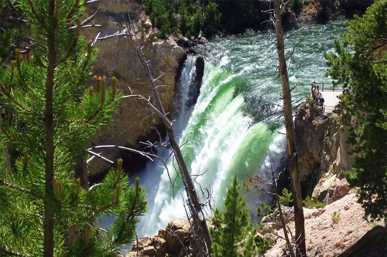 在黃石國家公園,水有多種顏色.jpg 在黃石國家公園,水有多種顏色