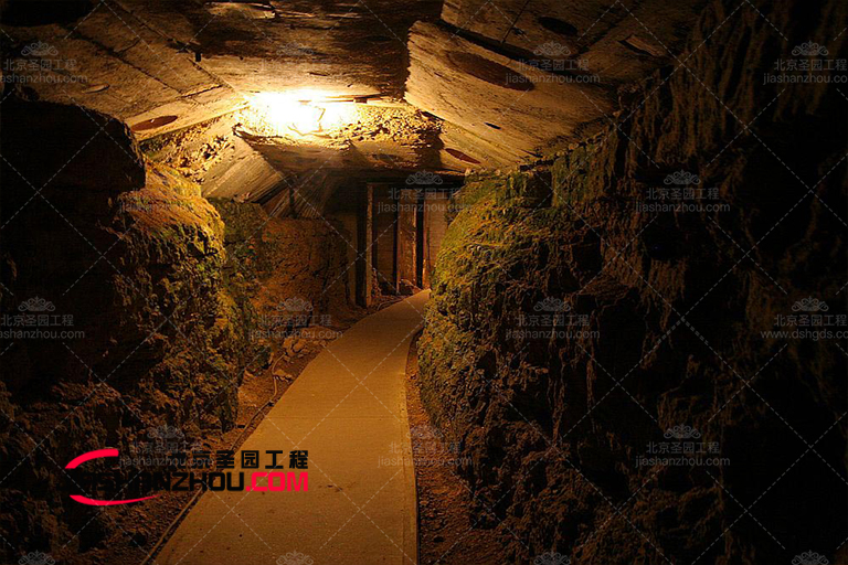 山洞餐廳